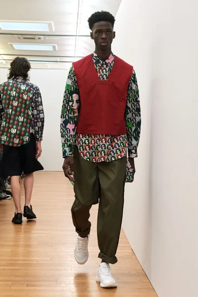 Look 12